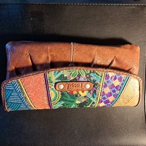 FOSSIL  genuine soft  tan brown leather wallet